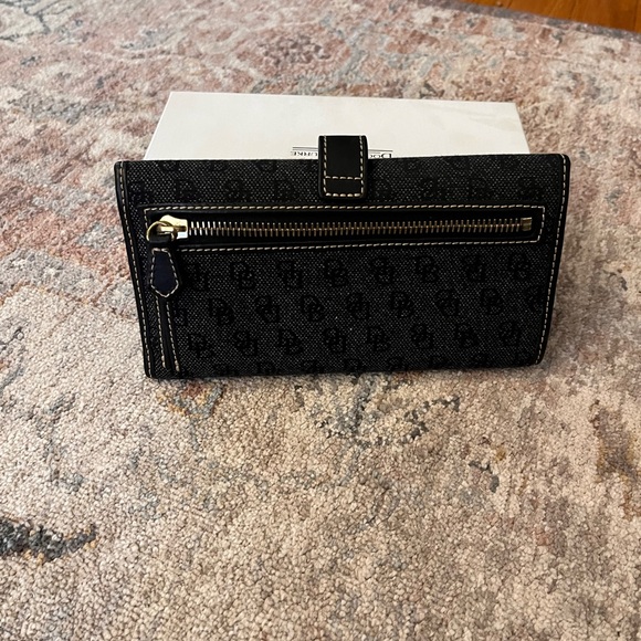 Dooney & Bourke Black Monogram Wallet - Picture 4 of 4